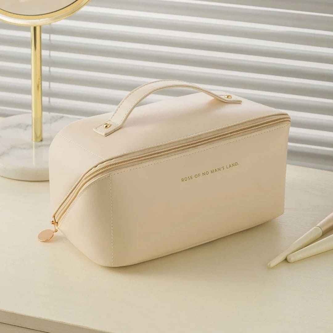 organizador de maquiagem de couro, nécessaire resistente para cosméticos, nécessaire premium feminina, nécessaire grande para maquiagem, nécessaire feminina para viagem, nécessaire feminina de couro, nécessaire de viagem feminina, nécessaire de maquiagem espaçosa, nécessaire de couro com zíper, bolsa organizadora de maquiagem, bolsa de maquiagem para viagem