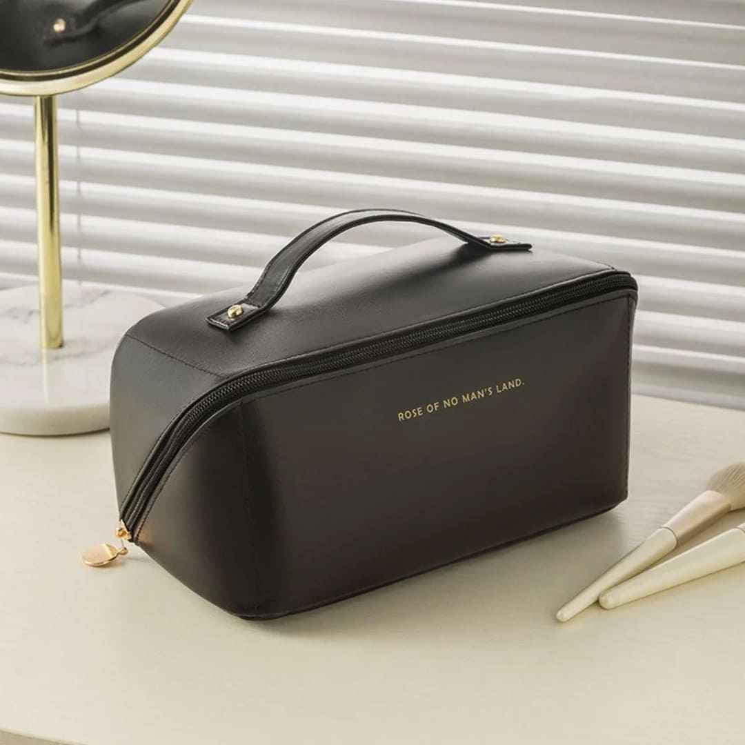 organizador de maquiagem de couro, nécessaire resistente para cosméticos, nécessaire premium feminina, nécessaire grande para maquiagem, nécessaire feminina para viagem, nécessaire feminina de couro, nécessaire de viagem feminina, nécessaire de maquiagem espaçosa, nécessaire de couro com zíper, bolsa organizadora de maquiagem, bolsa de maquiagem para viagem