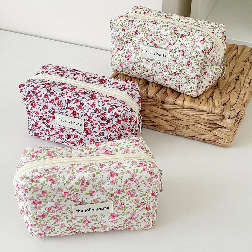 Moda flor acolchoada saco de armazenamento de maquiagem portátil organizador de viagem cosméticos bolsa de higiene pessoal bonito compõem bolsa floral sacos