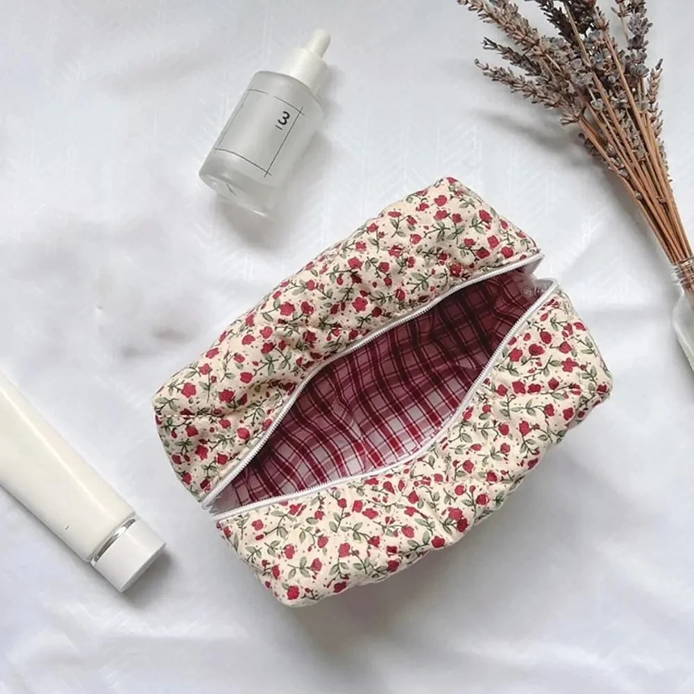 Moda flor acolchoada saco de armazenamento de maquiagem portátil organizador de viagem cosméticos bolsa de higiene pessoal bonito compõem bolsa floral sacos