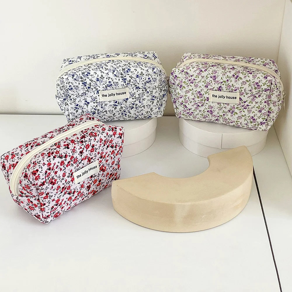 Moda flor acolchoada saco de armazenamento de maquiagem portátil organizador de viagem cosméticos bolsa de higiene pessoal bonito compõem bolsa floral sacos